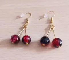 アメリカンチェリーのピアス