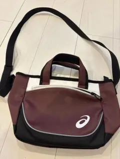 【美品】アシックス ショルダーバッグ BEA371（エンジ×黒×白）おまけ付き