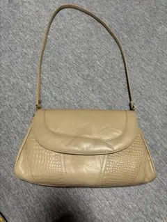 ショルダーバッグ　皮　ベージュ　ハンドバッグ