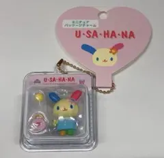 サンリオ　ミニチュアパッケージチャームコレクション　キーホルダー　ウサハナ