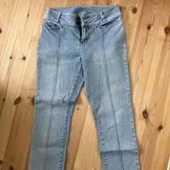 薄色クロップドデニム