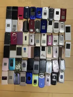 携帯電話本体 ガラケー　62台　動作未確認品　修理、部品取り専用