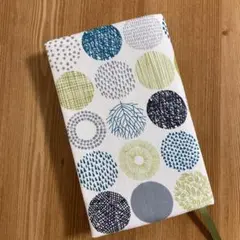 新書判用　コスモテキスタイル北欧の森サークル柄ブックカバー☆ハンドメイド