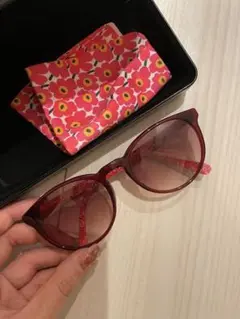 【ほぼ新品】マリメッコ・サングラス