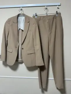 SUIT SELECT パンツスーツ　ベージュ