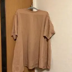 branshes 濃いベージュ バックボタン Tシャツ