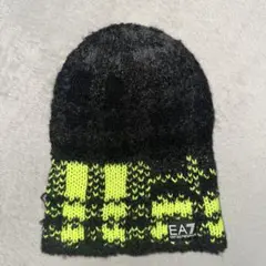 EA7 黒と蛍光イエローのニット帽