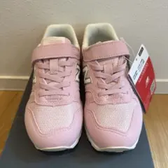 New Balance ピンク スニーカー
