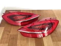 中古美品　ポルシェ純正テールランプ　981シリーズ　左右セット　点灯確認済み ポルシェ純正テールライト 981ケイマン ボクスター 左右セット
