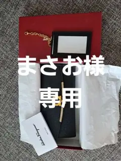 Salvatore Ferragamo ブラック長財布
