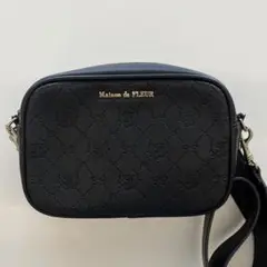 Maison de FLEUR モノグラムショルダーバッグ