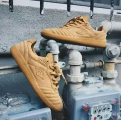 umbro × EL REY コラボスニーカー