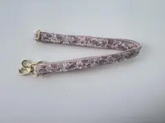 リバティ　アシュテットのスマホショルダー