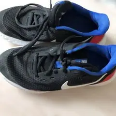 今週引越し❣️値下げNike ランニングシューズ ブラック/レッド/ブルー