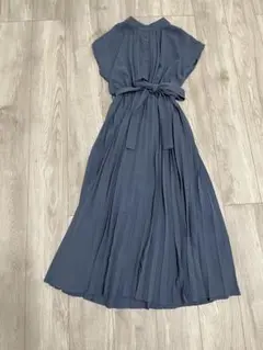 プリーツ　ワンピース　グレー