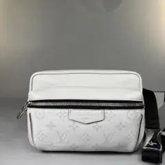 Item thumbnail for item 0416ef55-2093-4f9e-bfb1-59321bdfd203