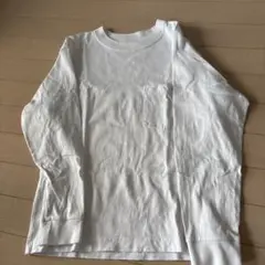 ユニクロ　150ホワイト長袖カットソー ポケット付き