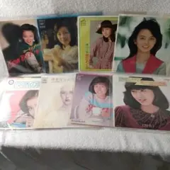 女性歌手8人EPレコードまとめ売りです。