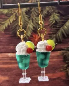 メロンクリームソーダのピアス