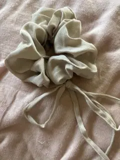 【得:どれでも5個で1,500円♡】 38番・リボン付きシュシュ（ベージュ）