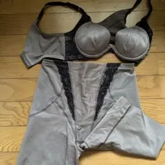マルコ プレアンデ ショートブラジャー と ロングガードル
