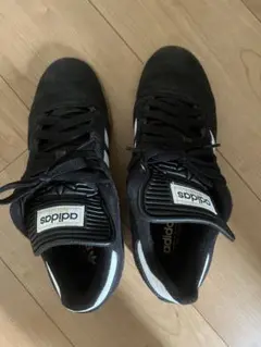 adidasブセニッツ