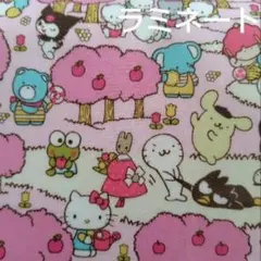 本日お値下げ中♡サンリオ生地　ラミネート　リンゴの木