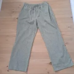 Men's　カジュアルパンツ　薄いカーキ色