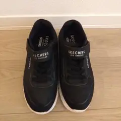 SKECHERS ブラック スニーカー　22cm