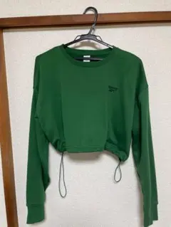 クロップド丈 緑 トレーナー