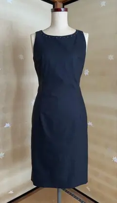 KIRKEラインストーン付きブラックノースリーブワンピース