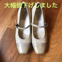 パンプス　白ストラップ付き