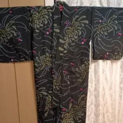 自由区　浴衣　　菊　ブラック