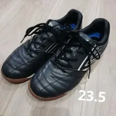 umbro フットサルシューズ ブラック