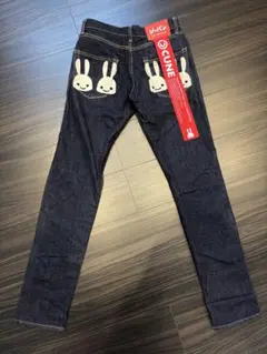 CUNE うさぎプリントデニムパンツ