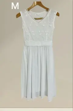 未使用　刺繍入り　オーガンジー　ドレスワンピース　ホワイト　Aライン