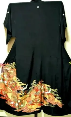 黒留袖 鶴と紅葉の刺繍