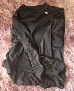 adidas ブラック 長袖 トップス