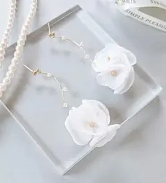 【再販】シフォン ピアス イヤリング ブライダルホワイト ハンドメイド