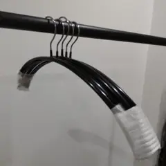 黒い衣類ハンガー 5本セット