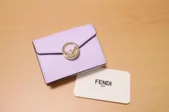 品薄の大人気カラー♡ FENDI 折り財布 フェンディ 大人気♪