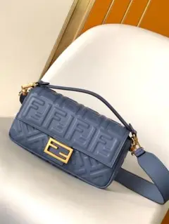 Fendi エンボス加工 ショルダーバッグ ブルー
