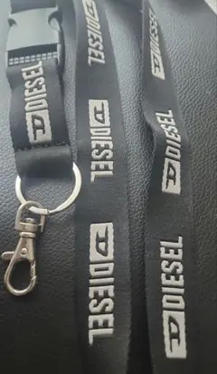 新品♡DIESEL ロゴネックストラップ♡