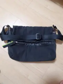 シャネル ショルダーバッグ