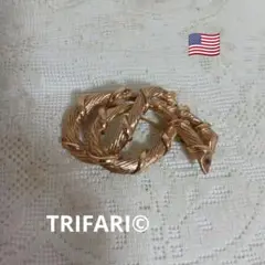 ☆TRIFARI ©　ブローチ