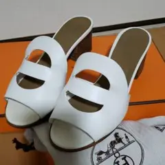 エルメスルリサンダル