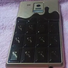 Q-pot SH-04C モックアップ　チョコ　ビスケット　展示品 Q-pot SH-04C モックアップ チョコ ビスケット 展示品 - メルカリ