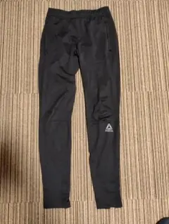 Reebok ブラックスキニーパンツ XS