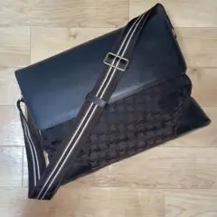 値下ナシの最終価格‼️dunhill メッセンジャーバッグ