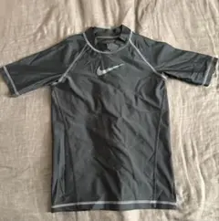 Nike ラッシュガード　半袖　140 お値下げ